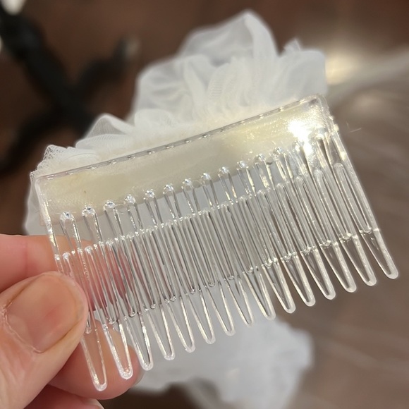 ⭐️WHITE Lace Edge Cathedral Length Wedding Bridal Veil with Comb⭐️ - Picture 9 of 11